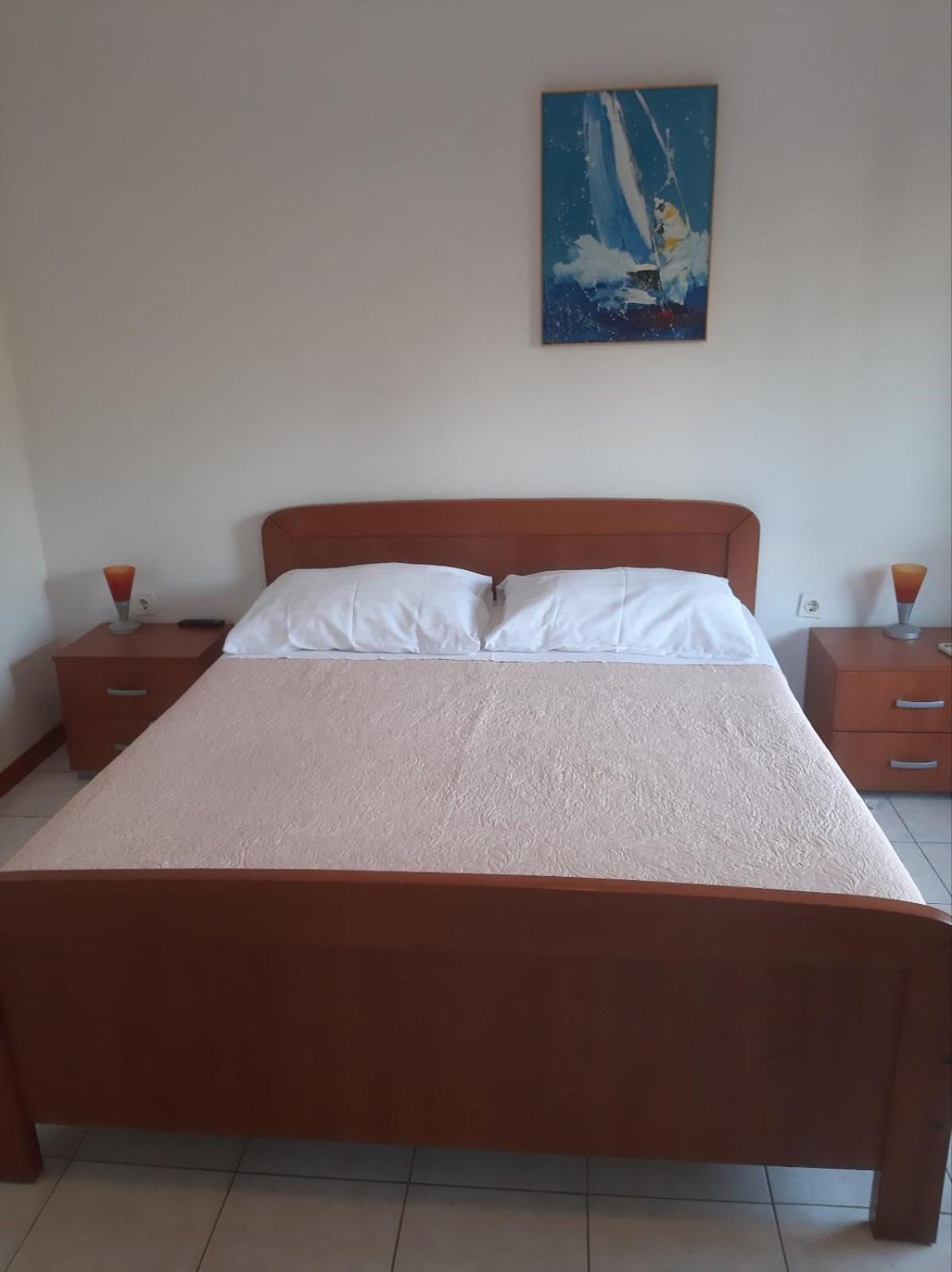 Apartmani Kadmen Ika Exteriör bild