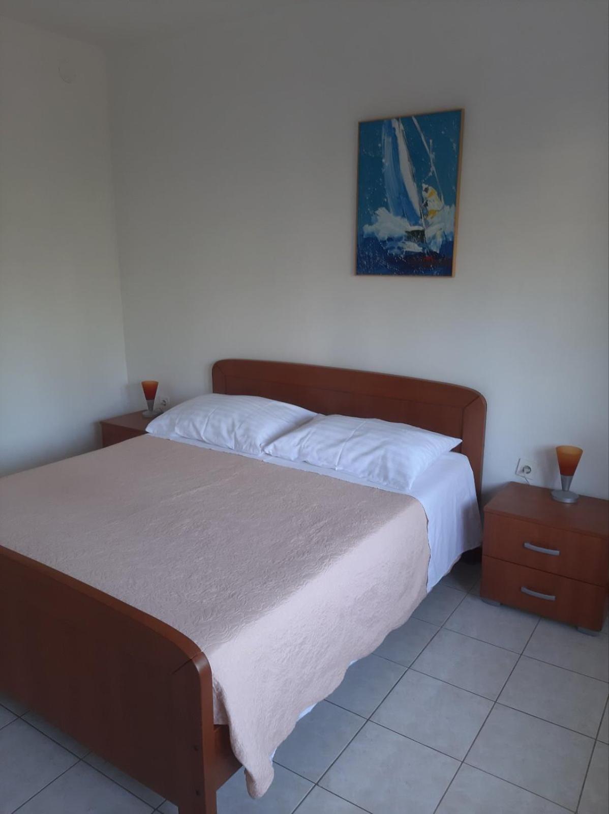 Apartmani Kadmen Ika Exteriör bild