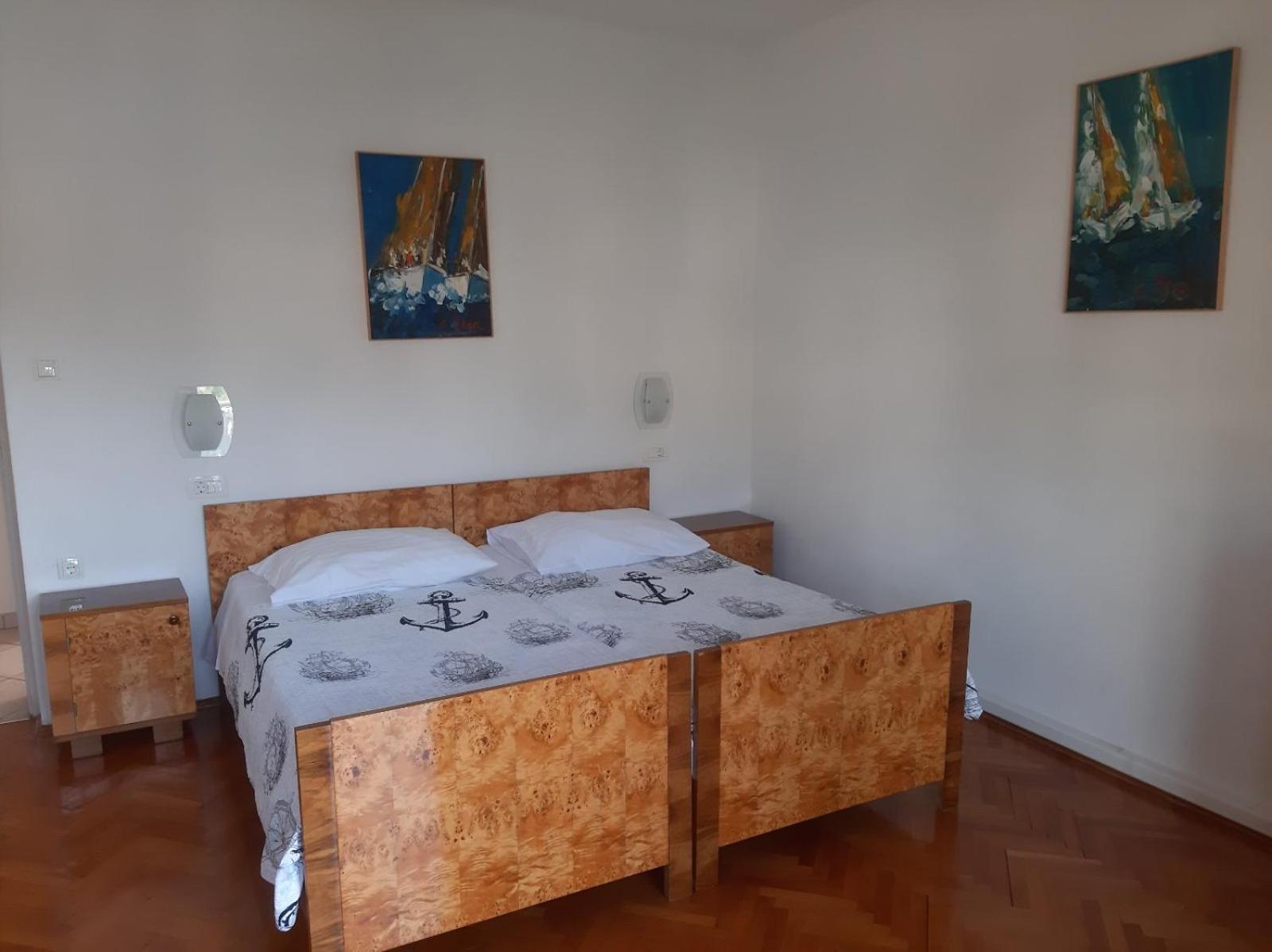 Apartmani Kadmen Ika Exteriör bild