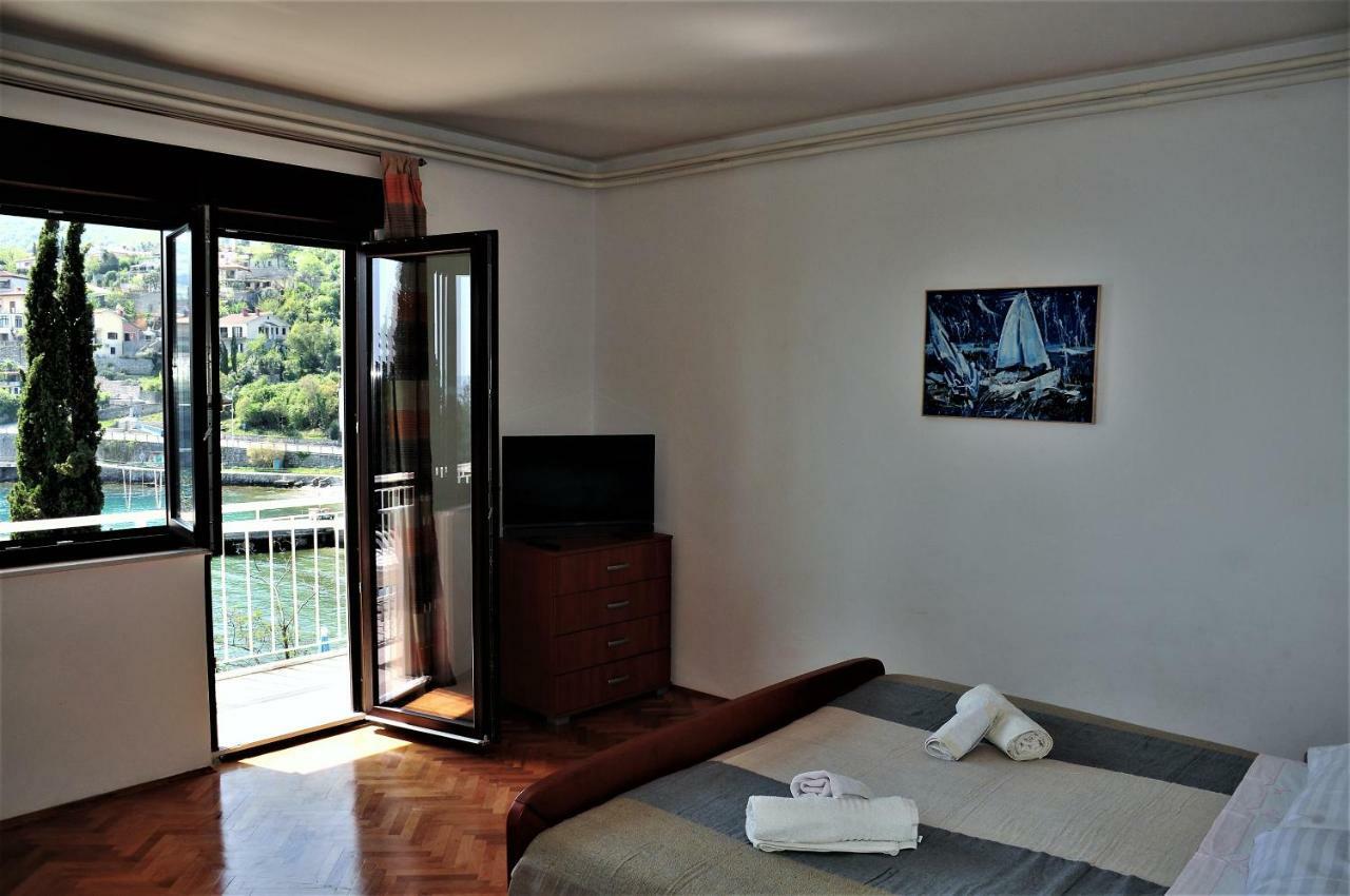 Apartmani Kadmen Ika Exteriör bild