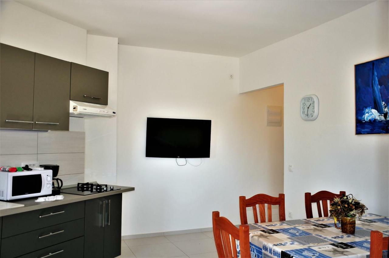 Apartmani Kadmen Ika Exteriör bild